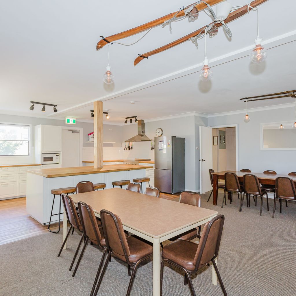 Blizzard Bunny Lodge – 43 Gippsland Street