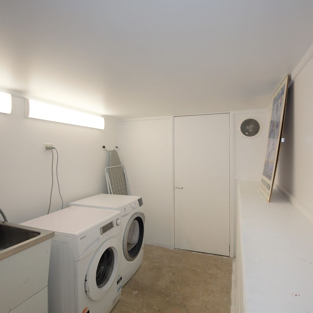 Blizzard Bunny Lodge – 43 Gippsland Street