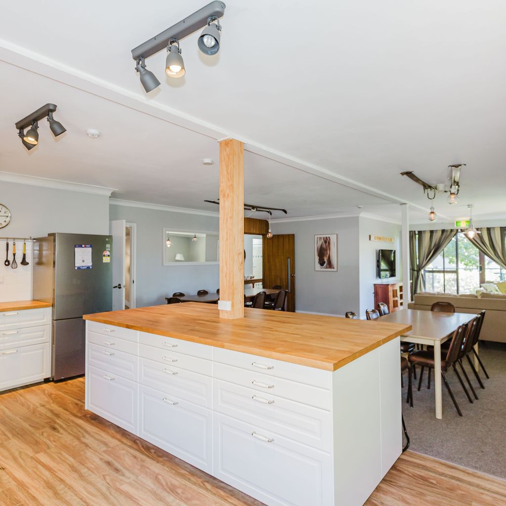 Blizzard Bunny Lodge – 43 Gippsland Street