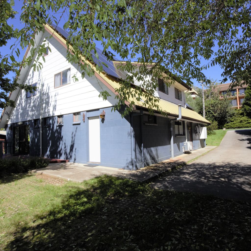 Blizzard Bunny Lodge – 43 Gippsland Street