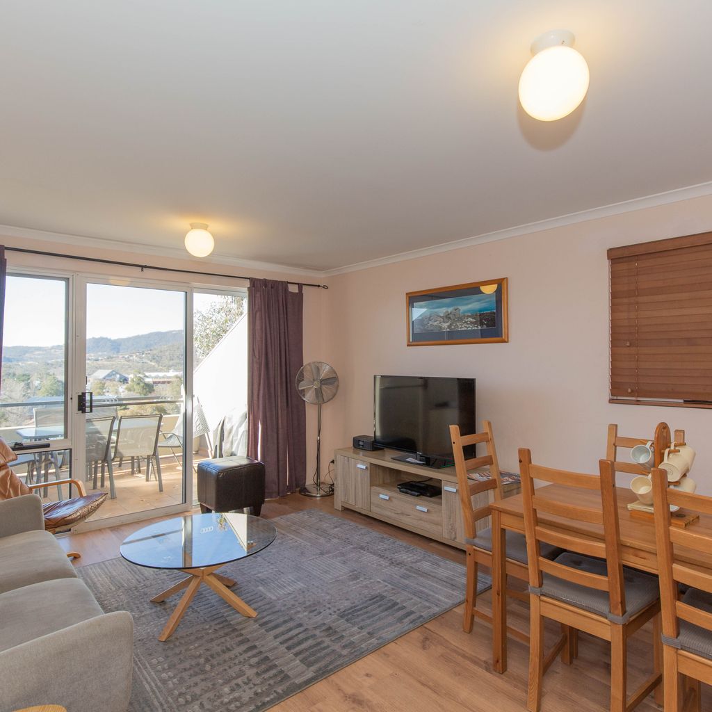 Cascades – 13/3 Kurrajong Street
