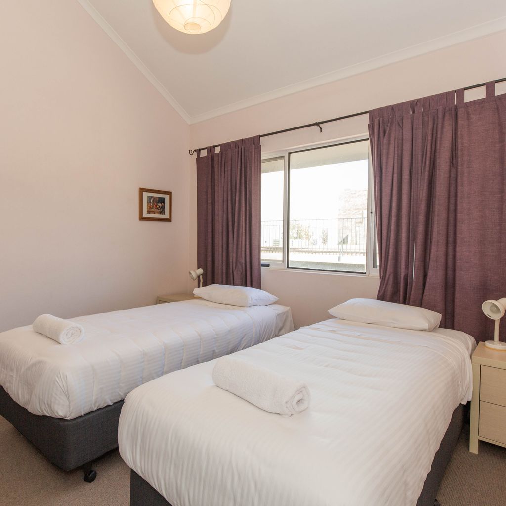 Cascades – 13/3 Kurrajong Street