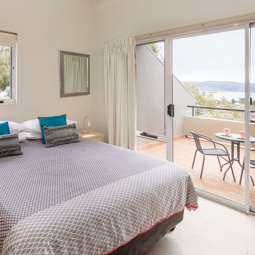 Cascades – 18/3 Kurrajong Street