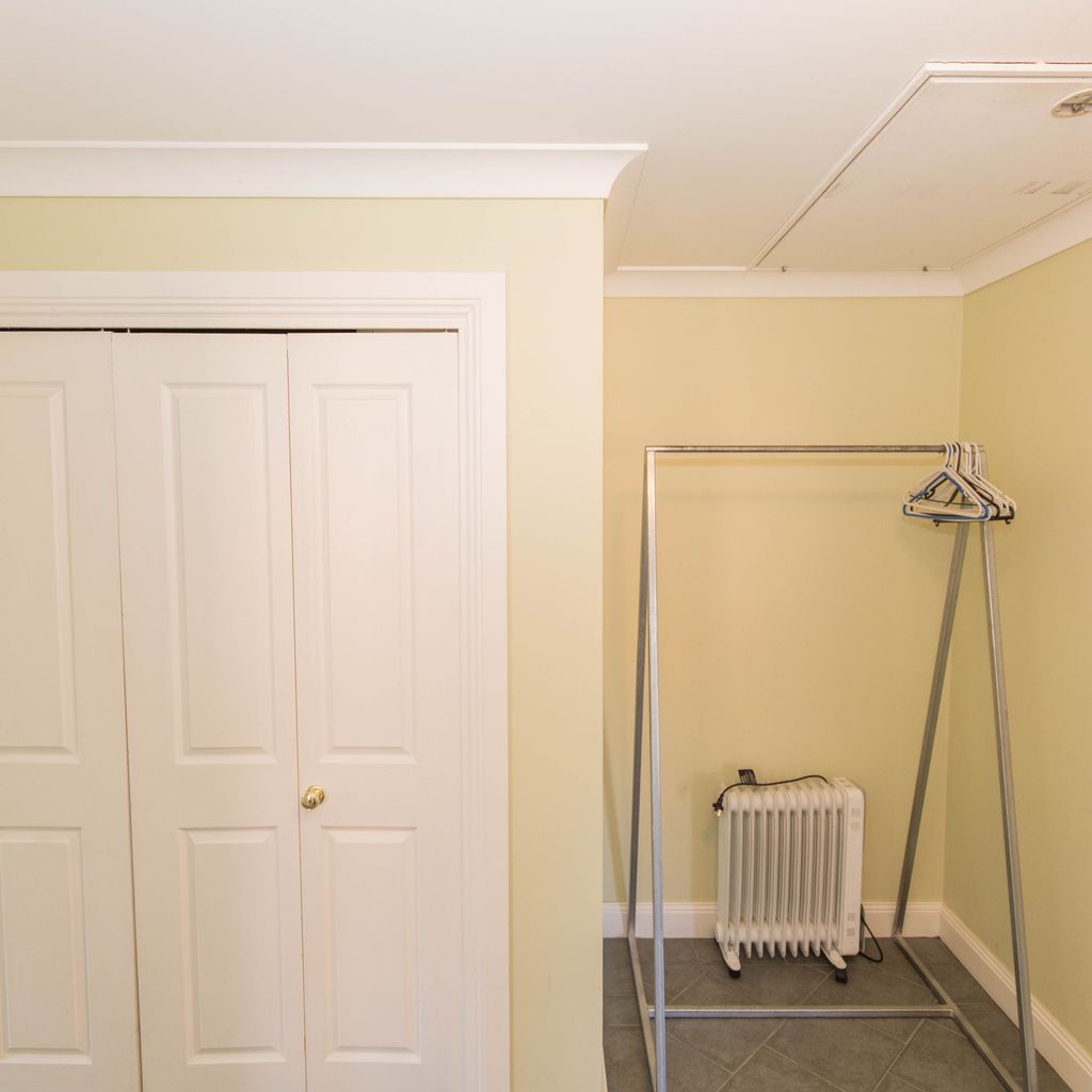 Cobb & Co – 3/39 Cobbon Crescent