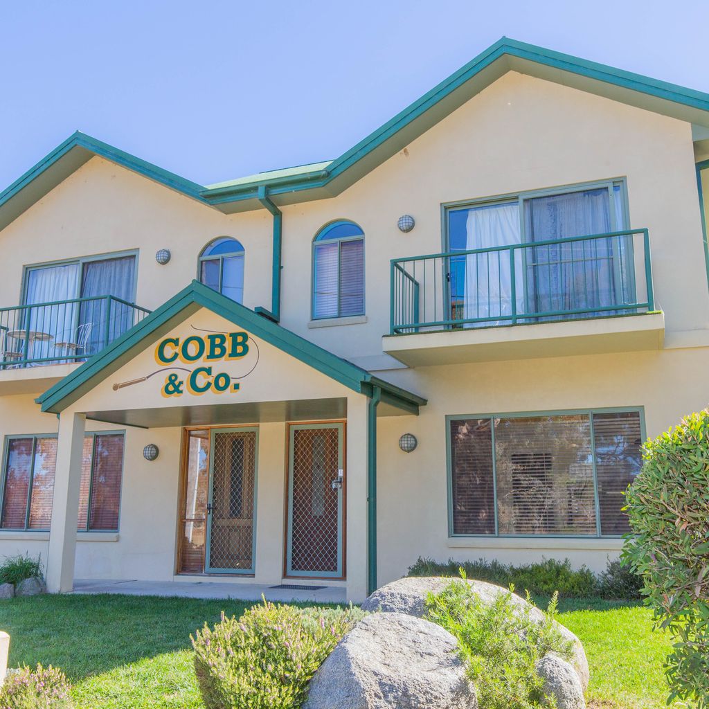 Cobb & Co – 3/39 Cobbon Crescent