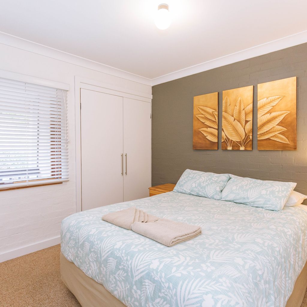 Dauphine – 1/23 Townsend Street