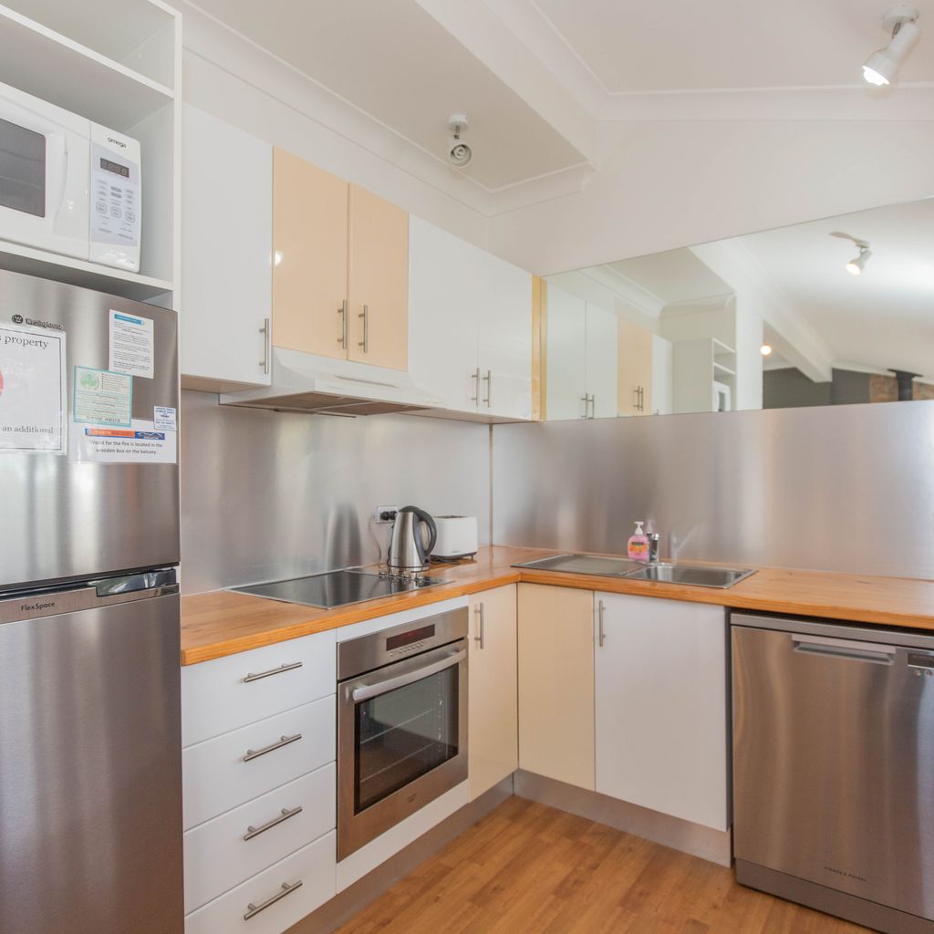 Dauphine – 1/23 Townsend Street