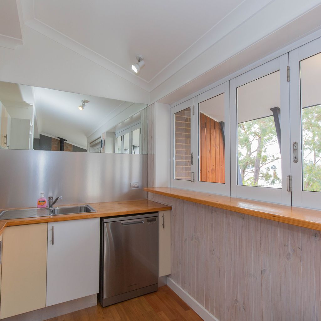 Dauphine – 1/23 Townsend Street
