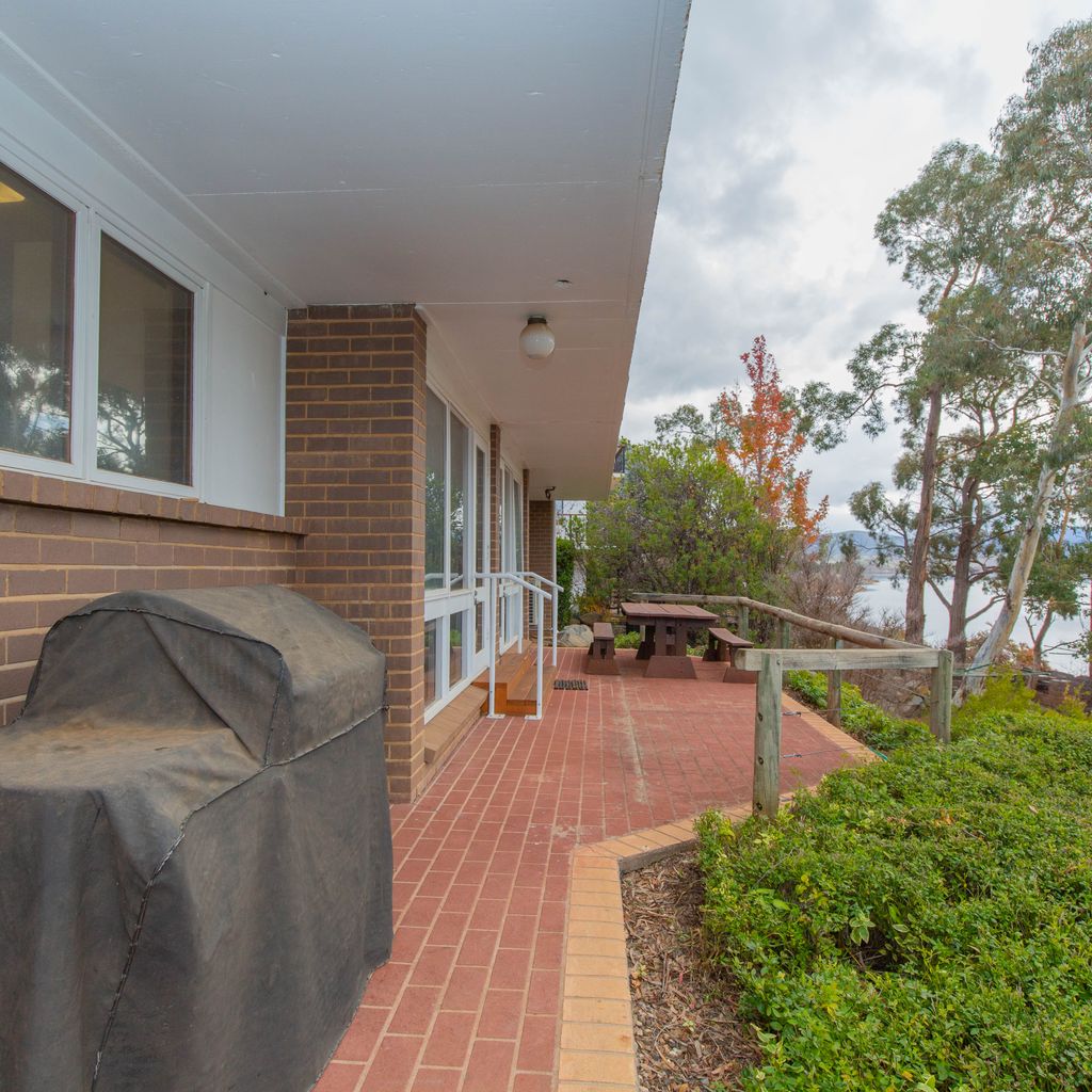 Dauphine – 3/23 Townsend Street