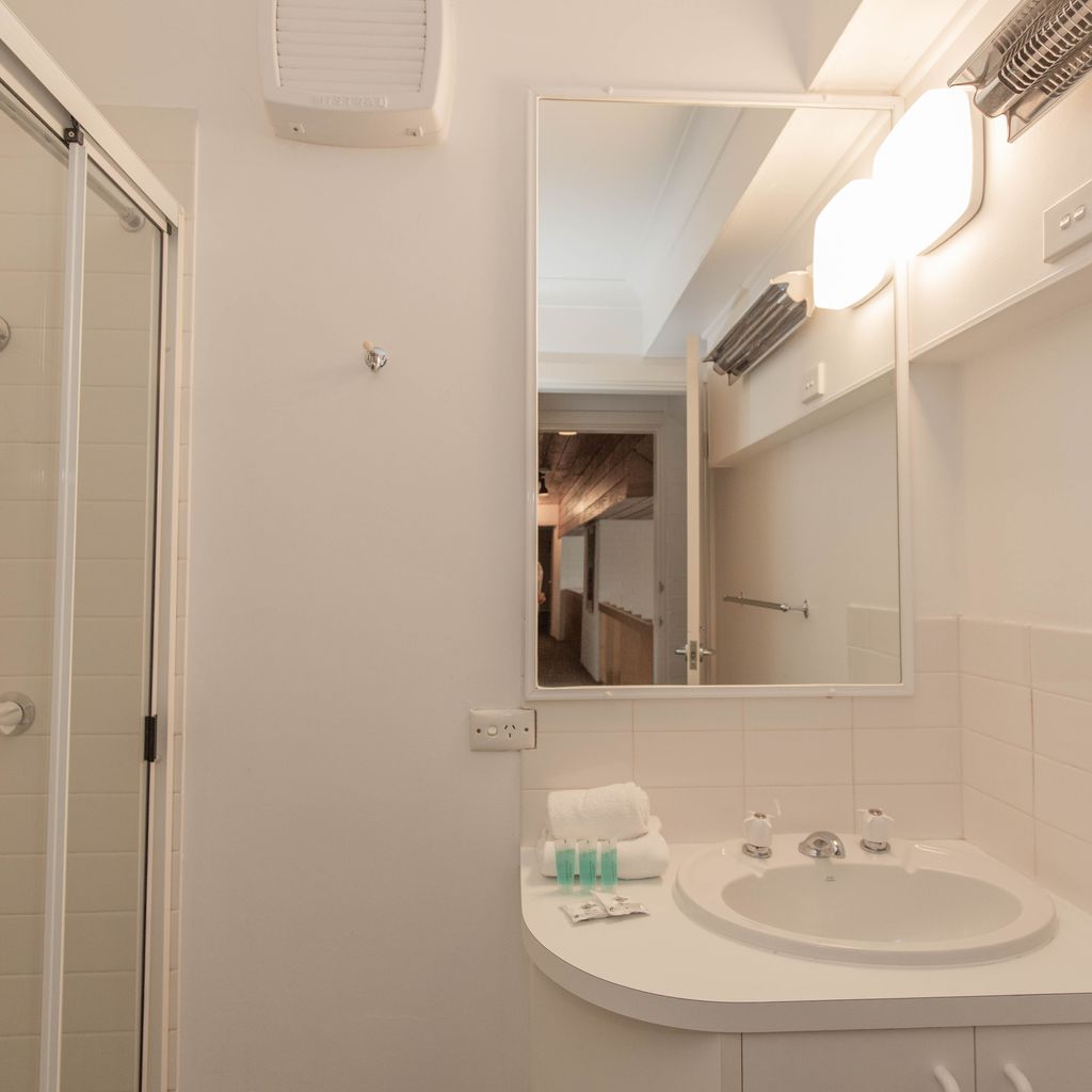Dauphine – 3/23 Townsend Street