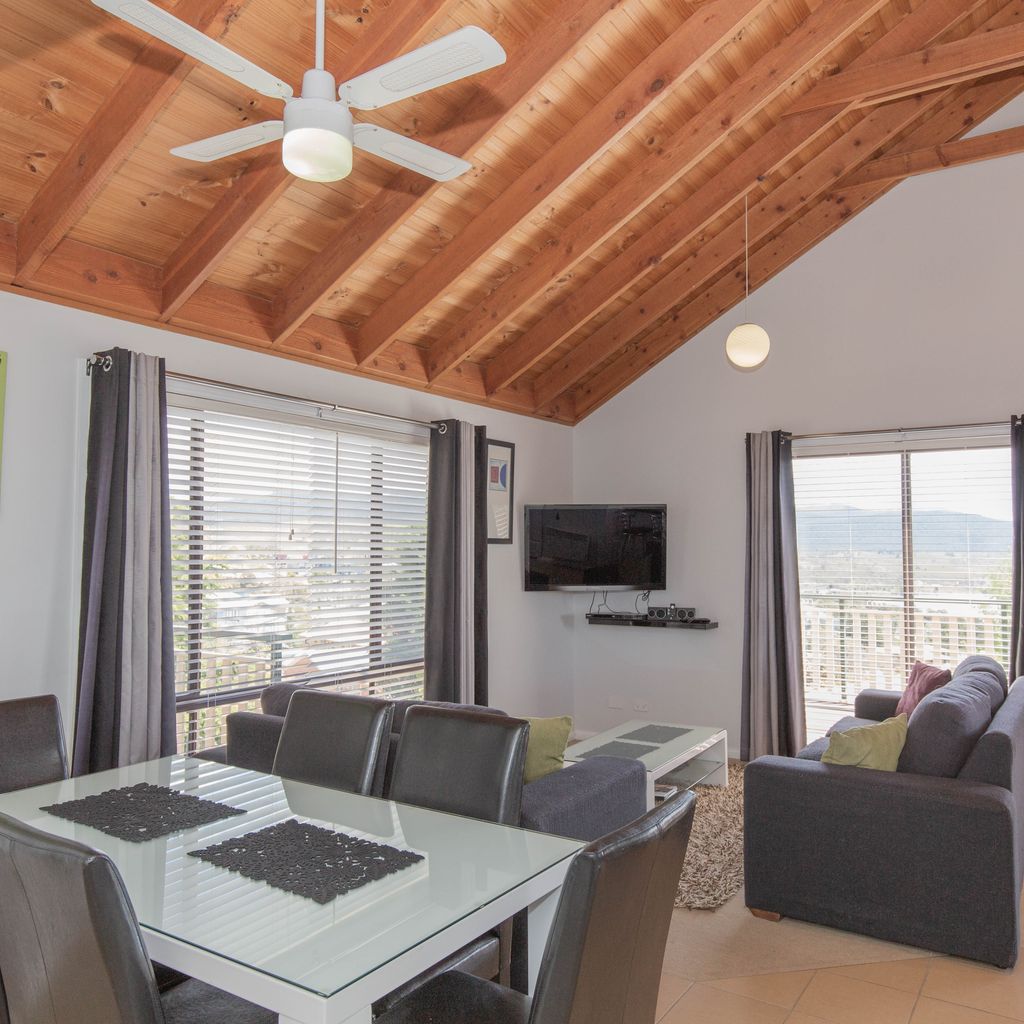 Kestrels Rest – 2/116 Gippsland Street