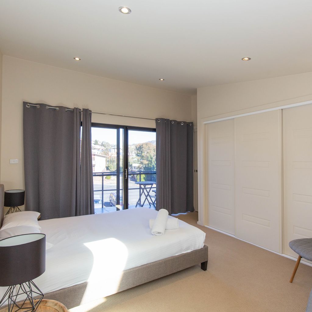 Khione – 5/23-25 Kirwan Close