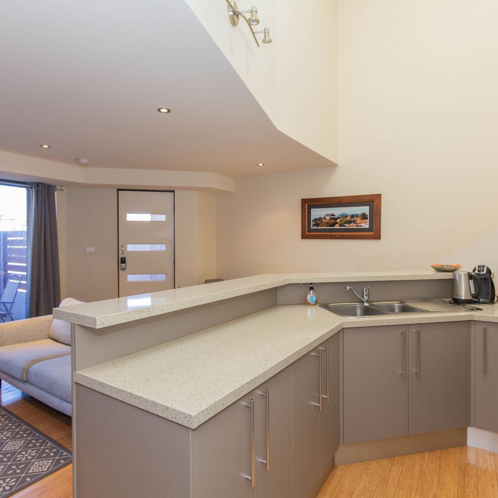 Khione – 5/23-25 Kirwan Close