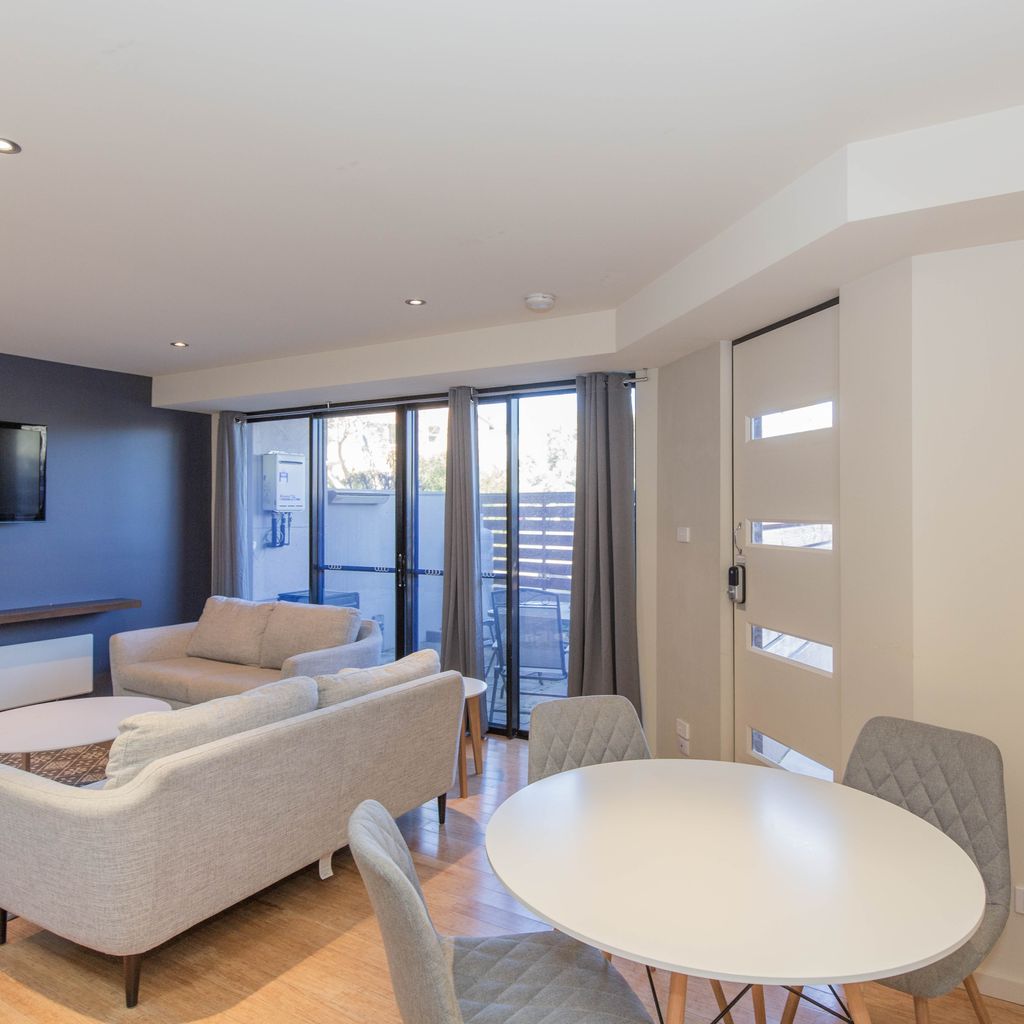 Khione – 5/23-25 Kirwan Close