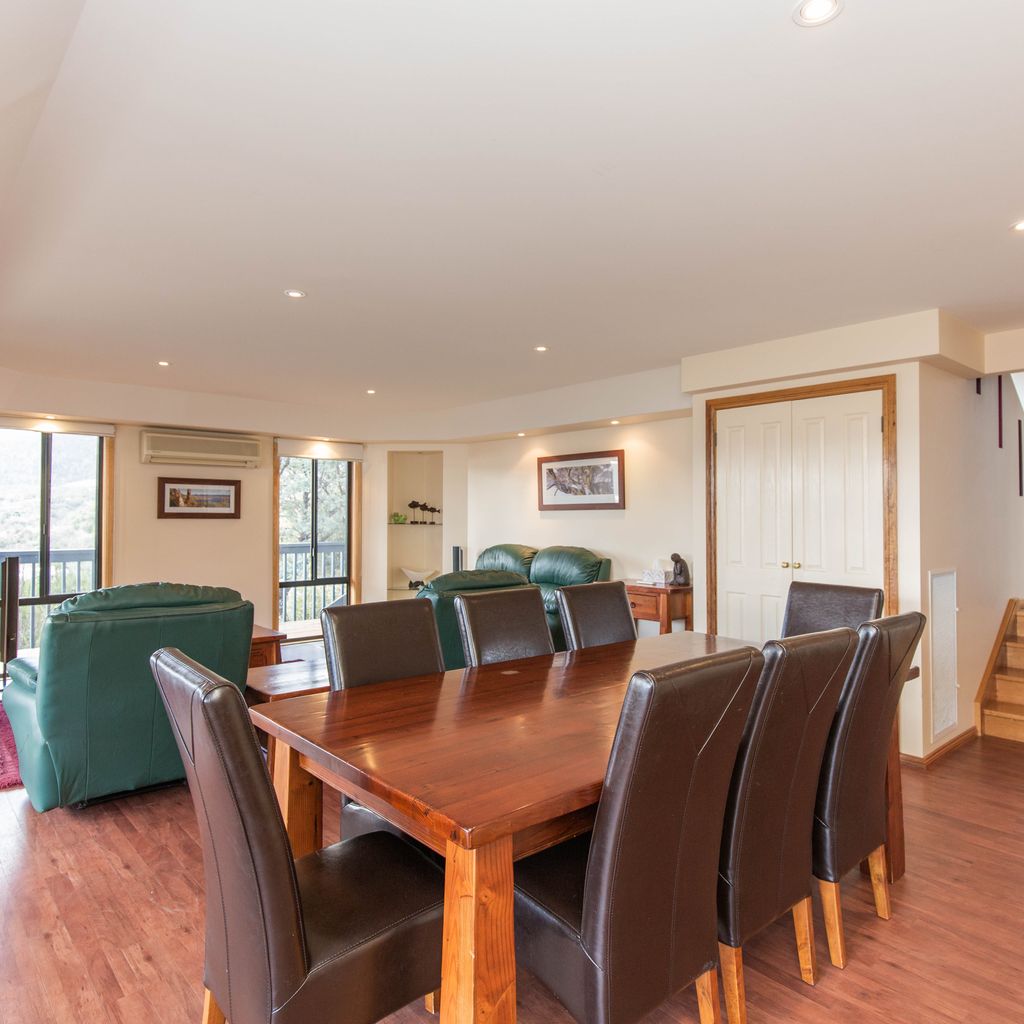 Lakehaus – 2/11 Rainbow Drive