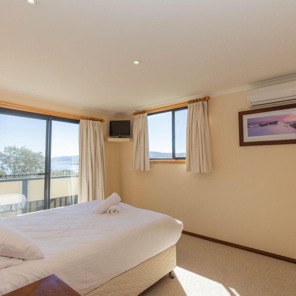 Lakehaus – 2/11 Rainbow Drive