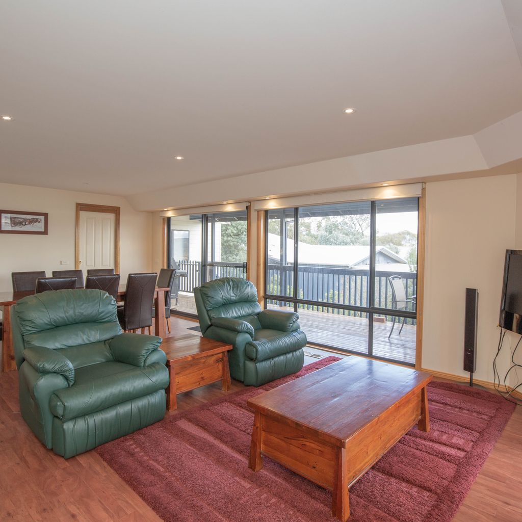 Lakehaus – 2/11 Rainbow Drive