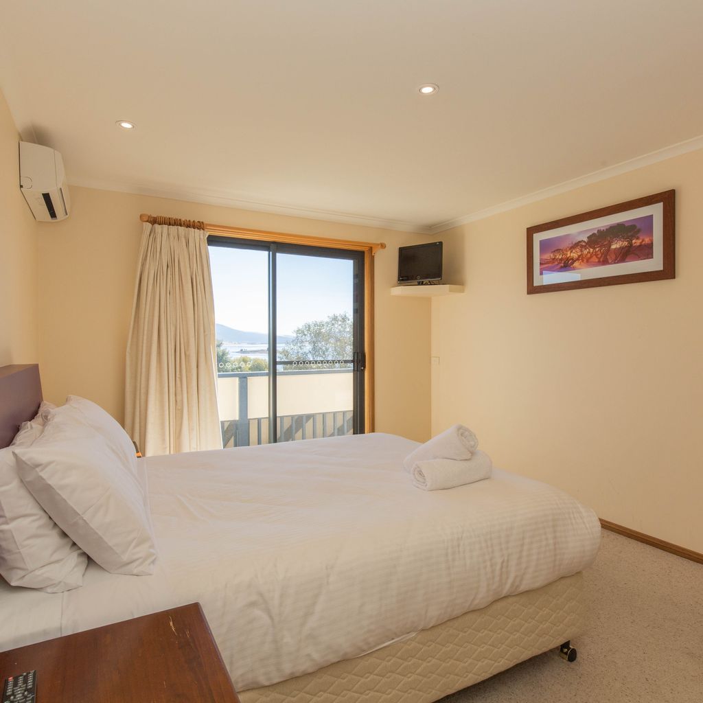 Lakehaus – 2/11 Rainbow Drive