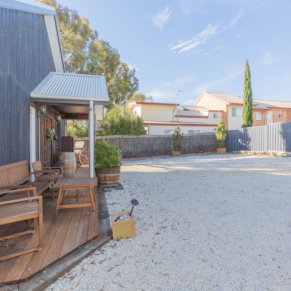 Oak & Barrel – 7 Twynam Street