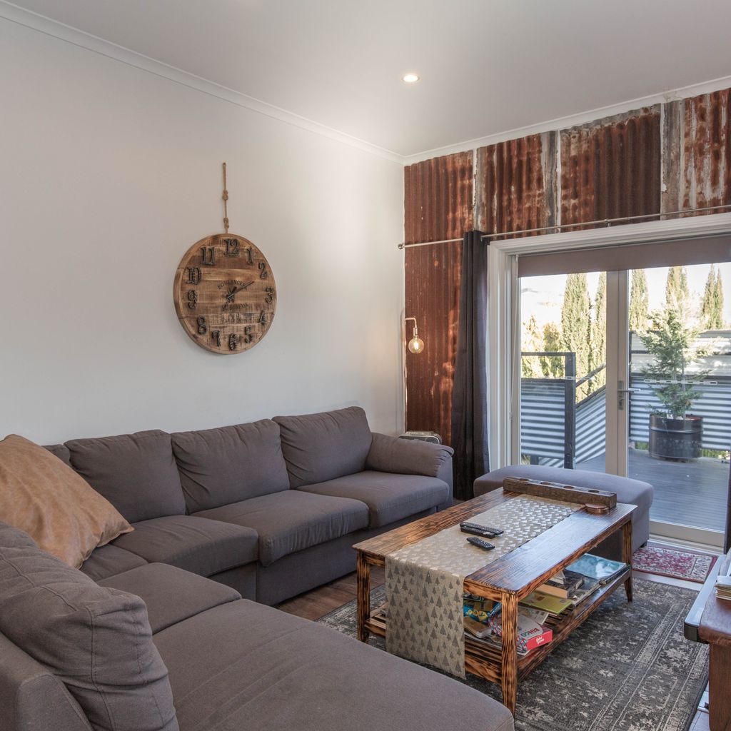 Oak & Barrel – 7 Twynam Street