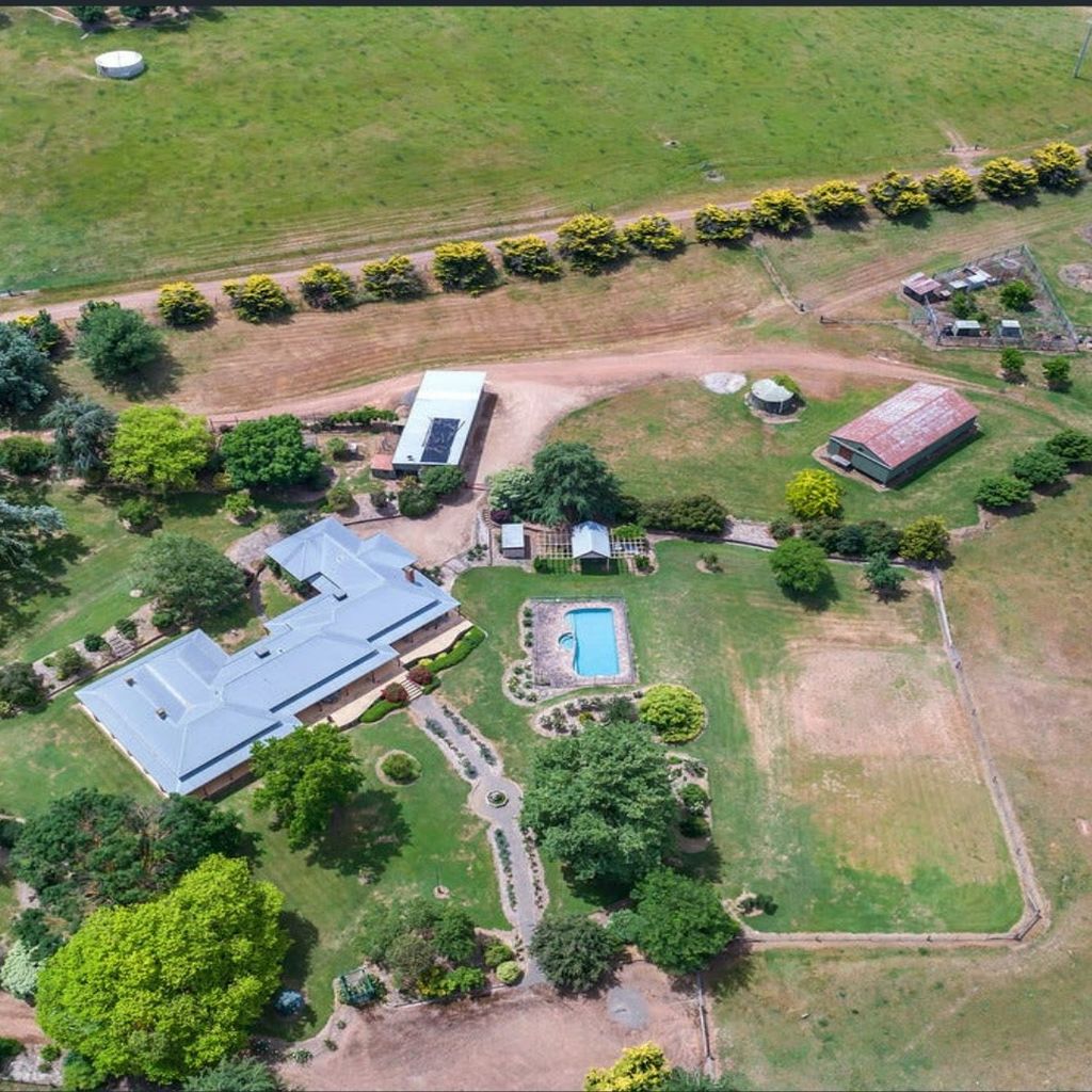 Cornhill – Merrijig – Sleeps 12