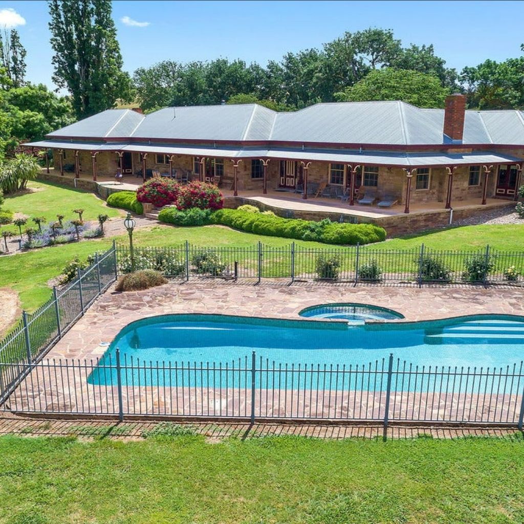 Cornhill – Merrijig – Sleeps 12