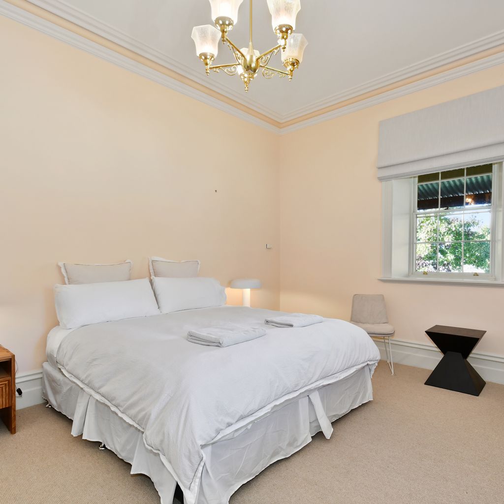 Cornhill – Merrijig – Sleeps 12