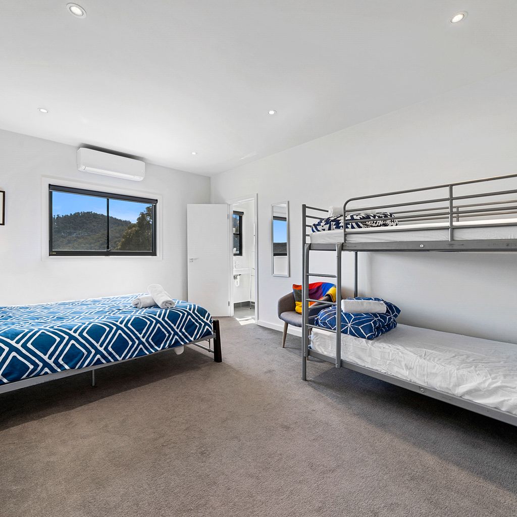 Black Diamond – Luxury Alpine Home in Merrijig | Sleeps 14