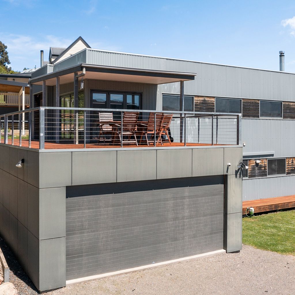 Black Diamond – Luxury Alpine Home in Merrijig | Sleeps 14