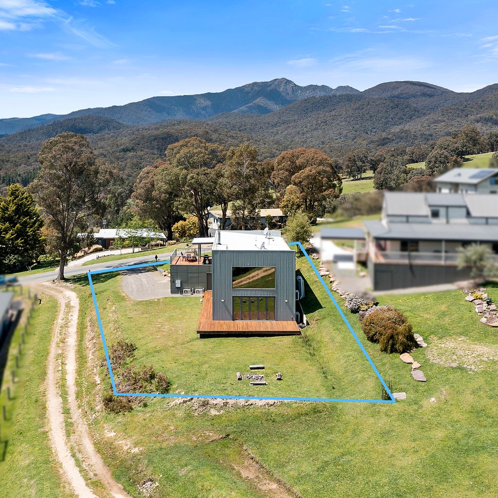 Black Diamond – Luxury Alpine Home in Merrijig | Sleeps 14