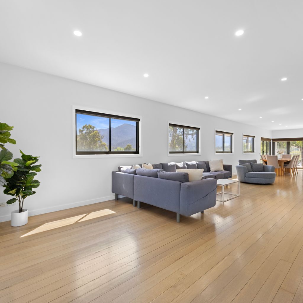 Black Diamond – Luxury Alpine Home in Merrijig | Sleeps 14