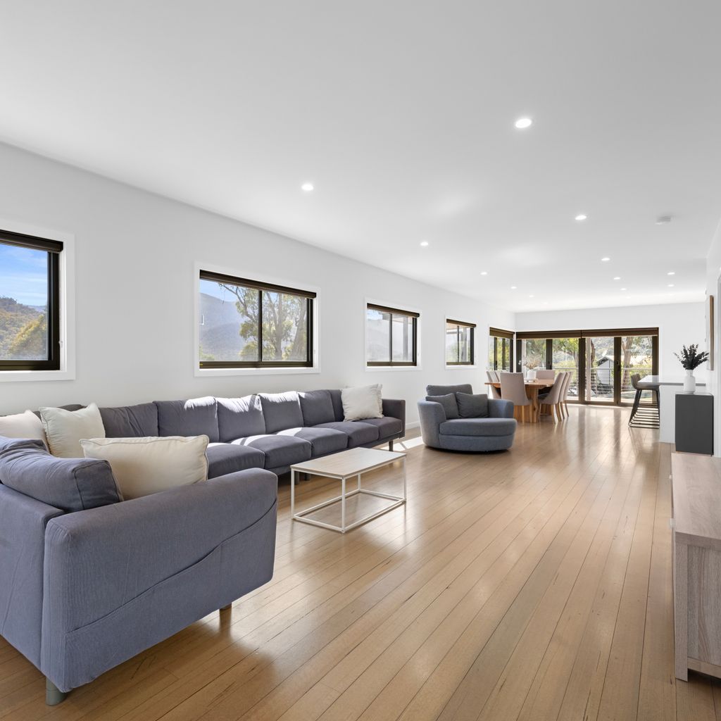 Black Diamond – Luxury Alpine Home in Merrijig | Sleeps 14