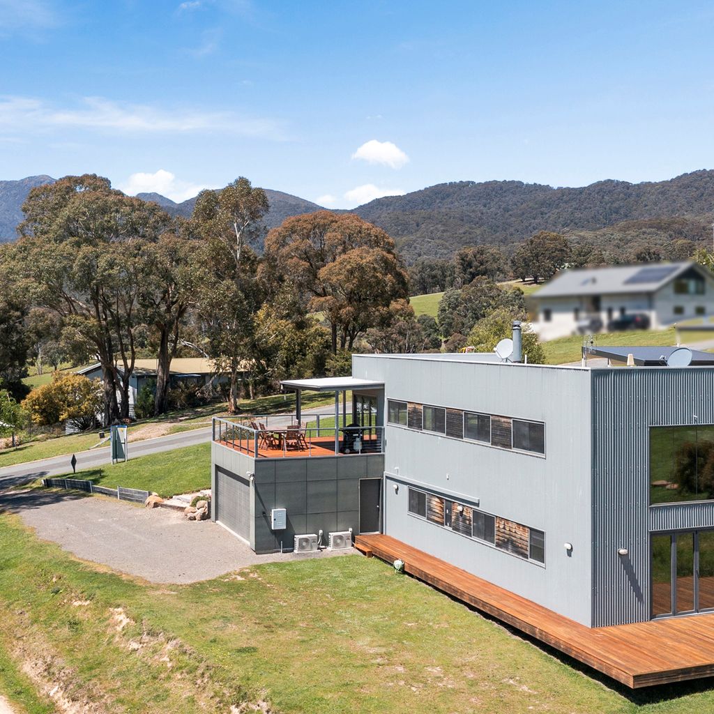 Black Diamond – Luxury Alpine Home in Merrijig | Sleeps 14