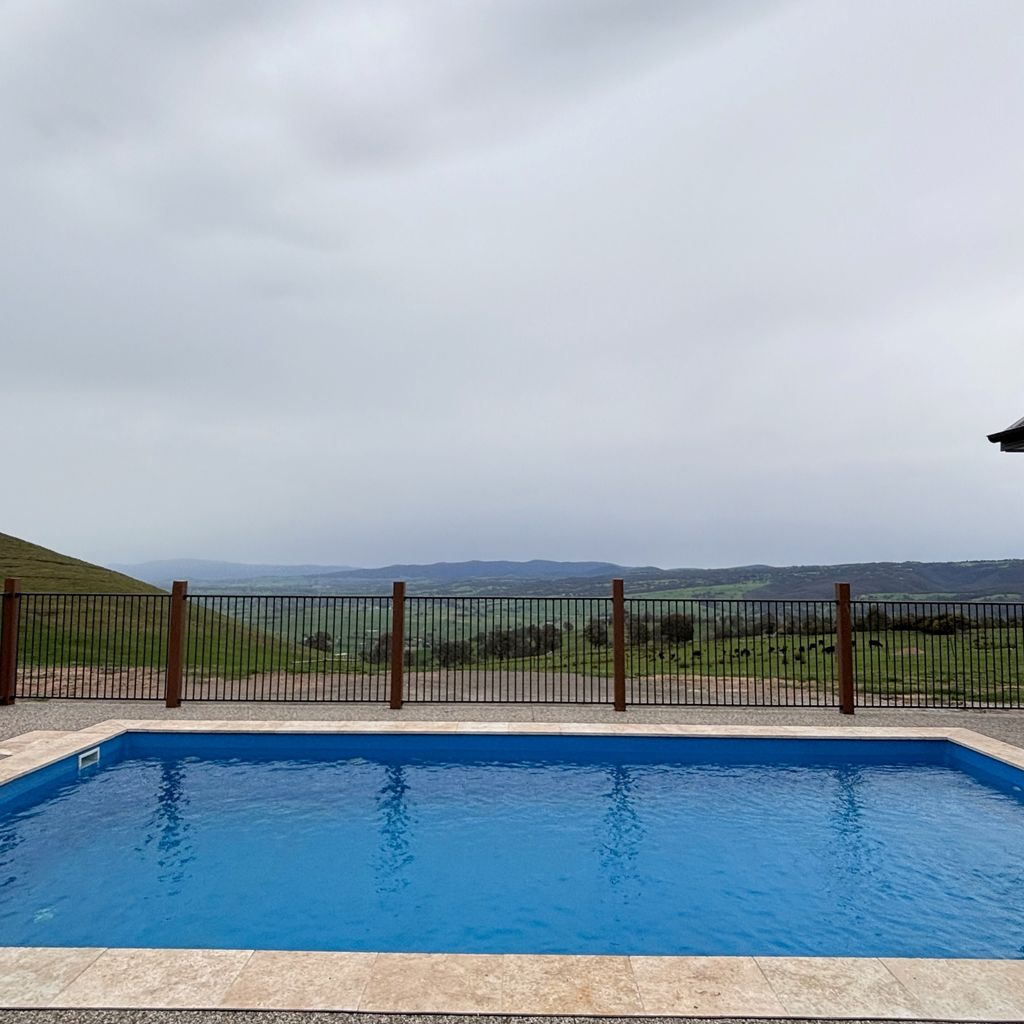 Half Mile High – Merrijig – Sleeps 10