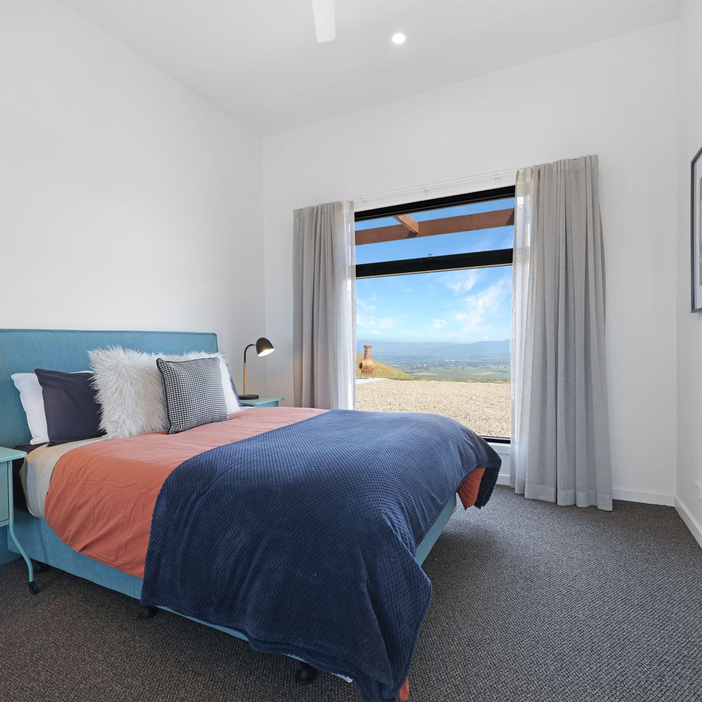 Half Mile High – Merrijig – Sleeps 10