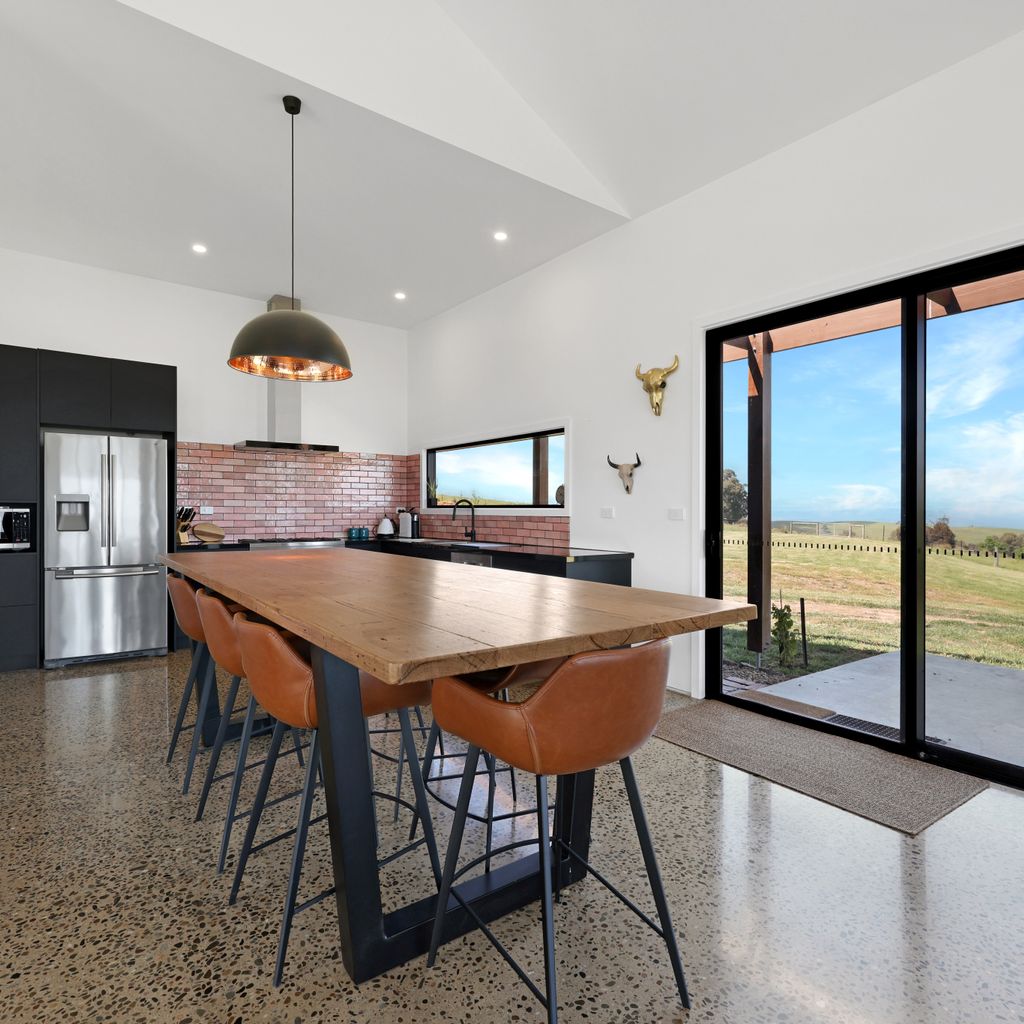 Half Mile High – Merrijig – Sleeps 10