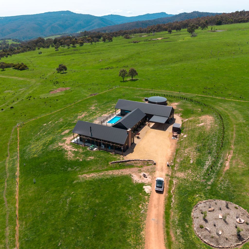 Half Mile High – Merrijig – Sleeps 10