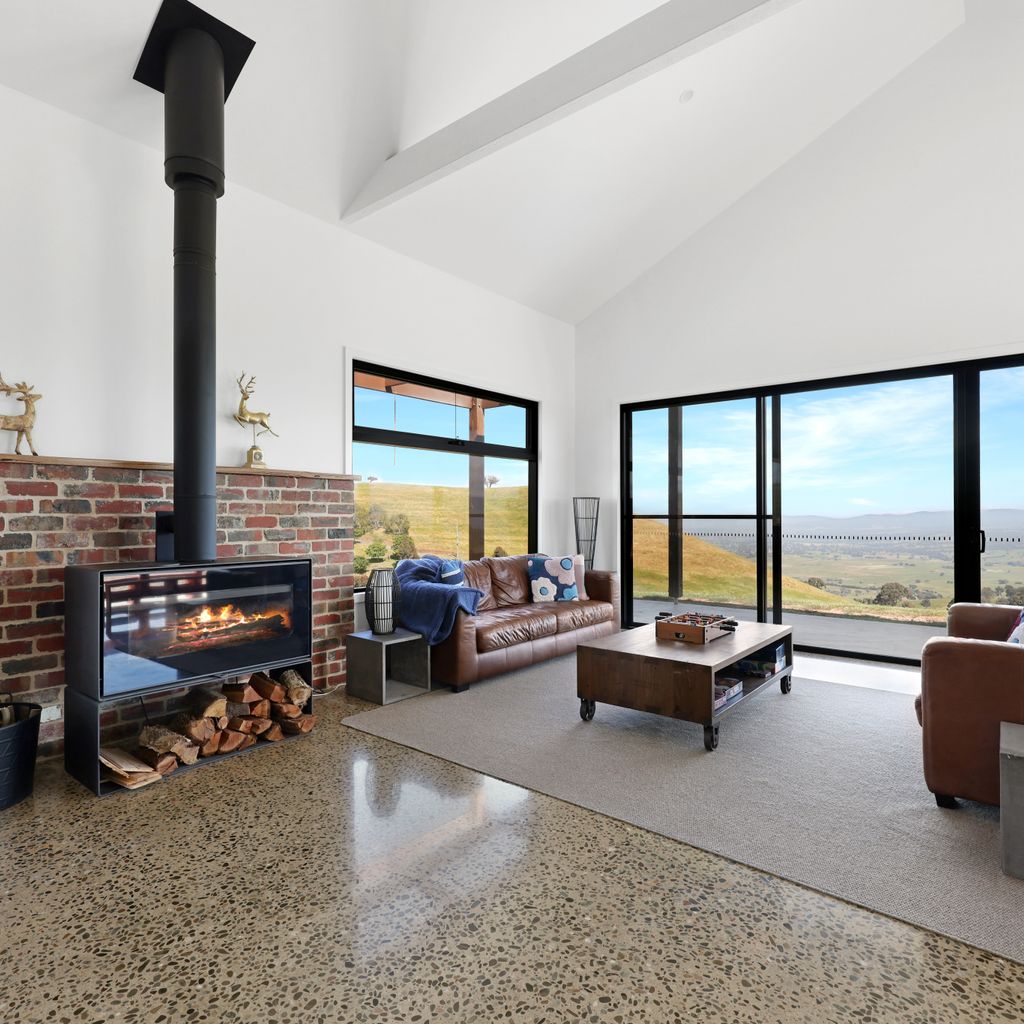 Half Mile High – Merrijig – Sleeps 10