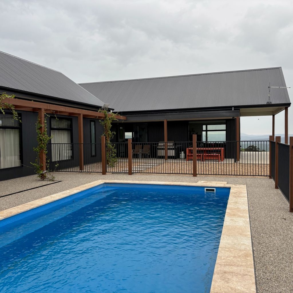 Half Mile High – Merrijig – Sleeps 10