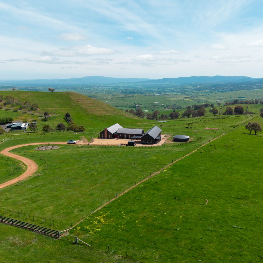 Half Mile High – Merrijig – Sleeps 10