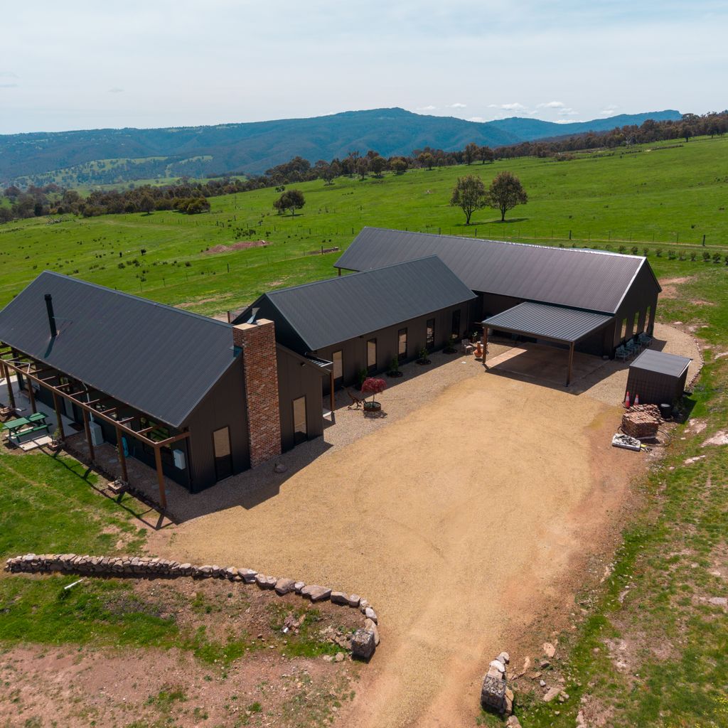 Half Mile High – Merrijig – Sleeps 10