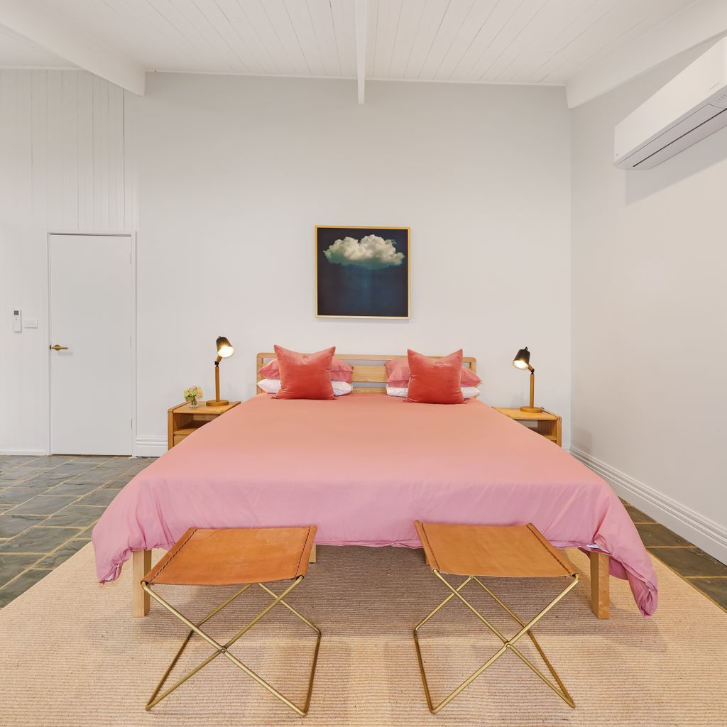 Lake Eildon Retreat – Breathtaking Views – Sleeps 12