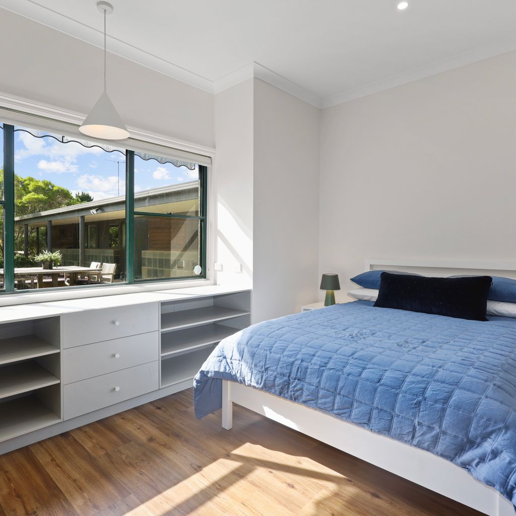 Lake Eildon Retreat – Breathtaking Views – Sleeps 12