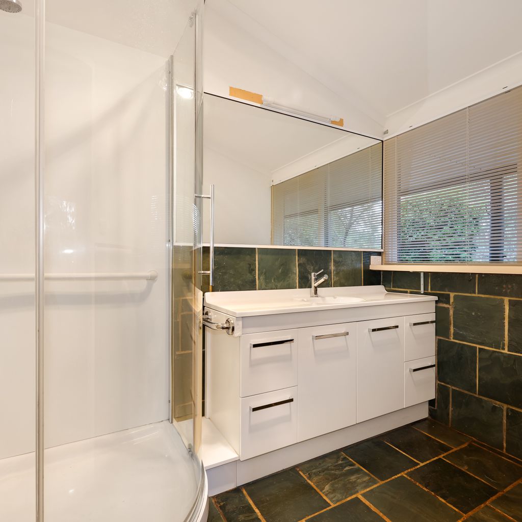 Lake Eildon Retreat – Breathtaking Views – Sleeps 12