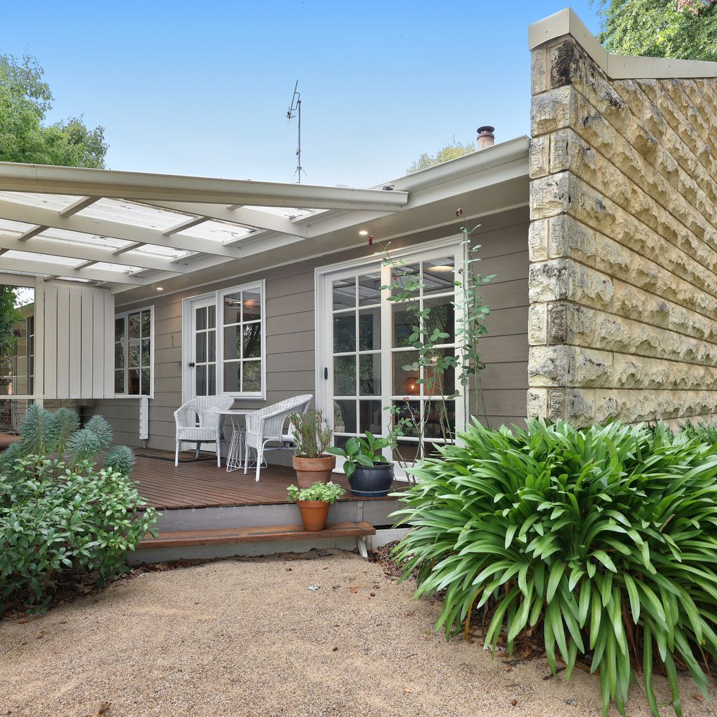 Jamieson Cottages – Cottage ONE – Sleeps 4