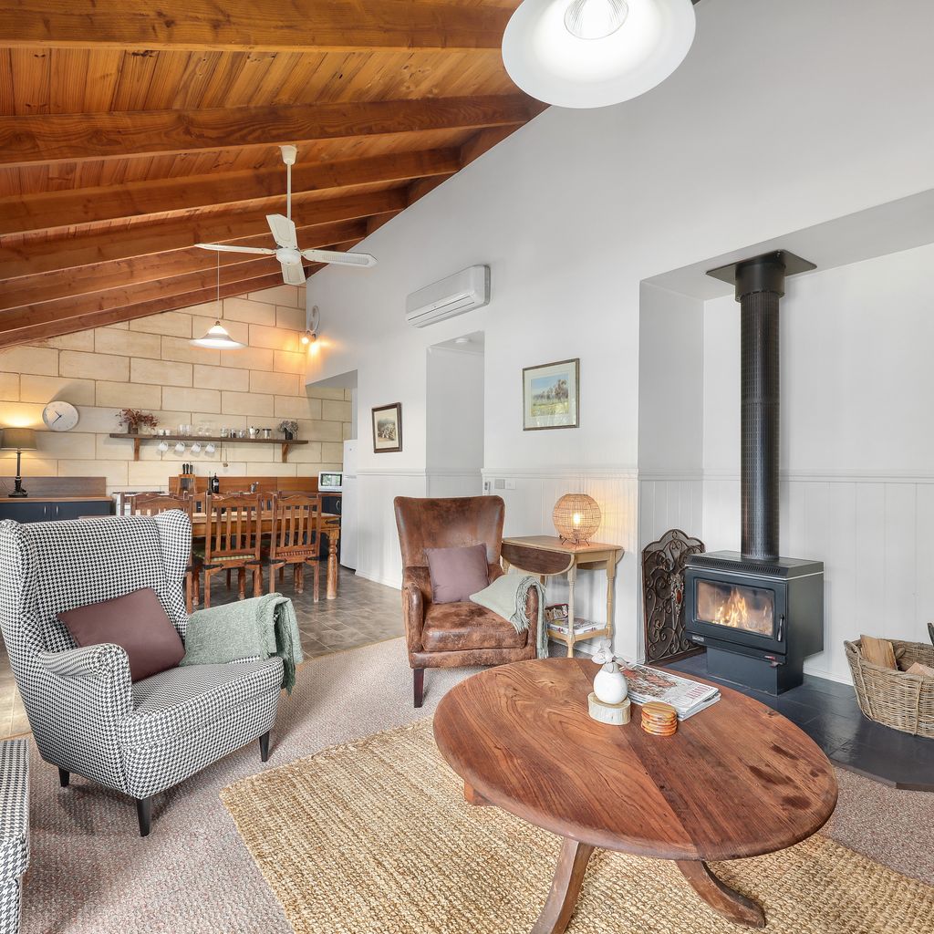 Jamieson Cottages – Cottage ONE – Sleeps 4