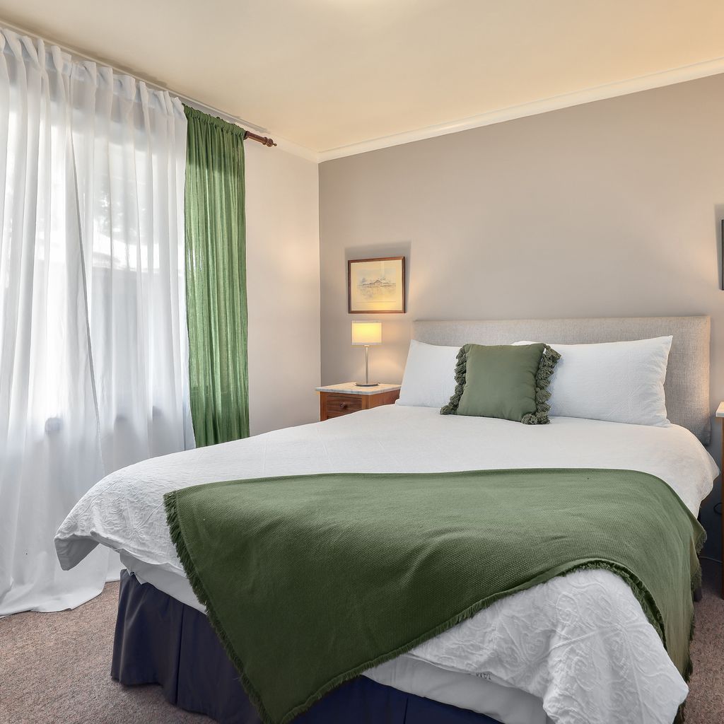 Jamieson Cottages – Cottage ONE – Sleeps 4