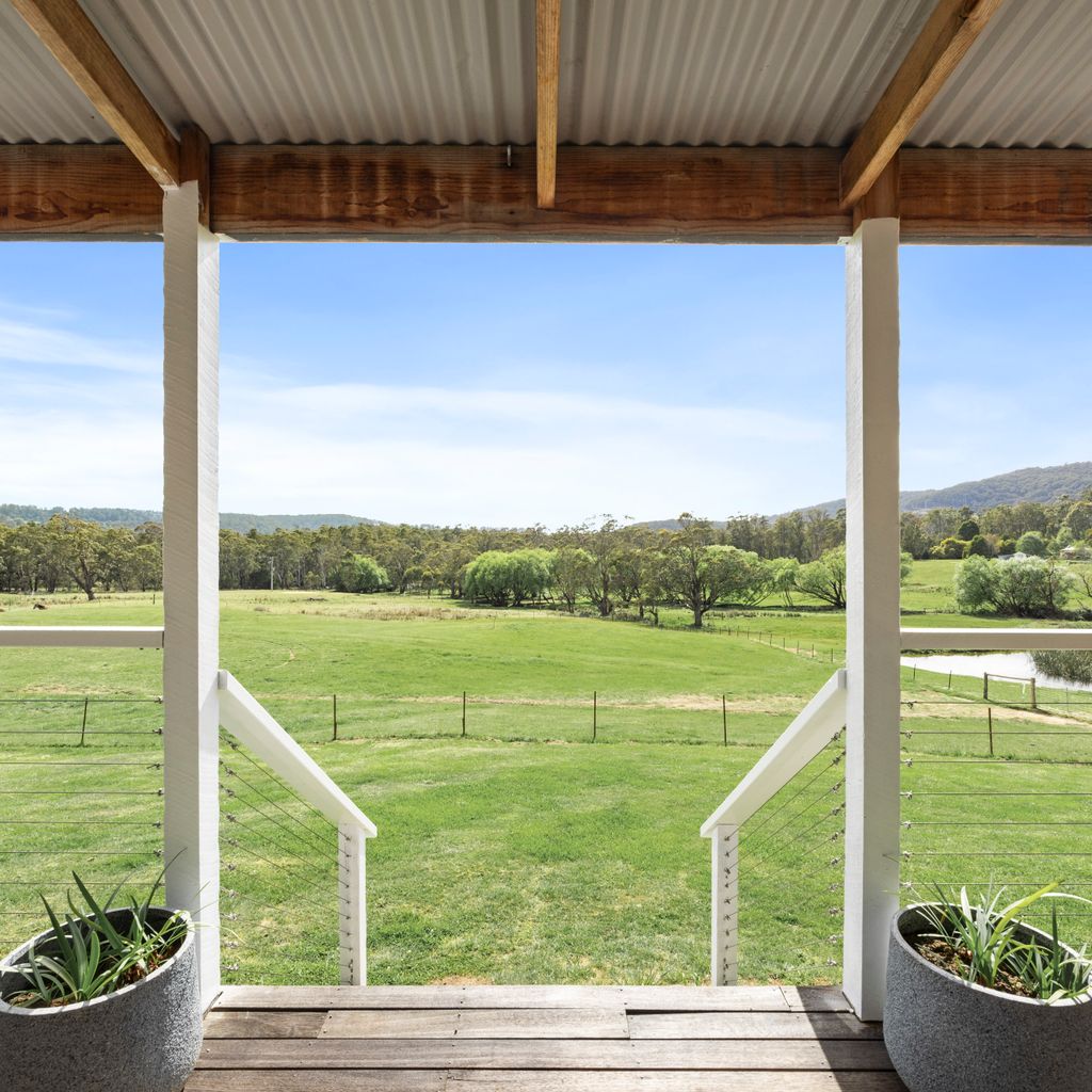 Kelly Creek Farm – Tolmie – Sleeps 10