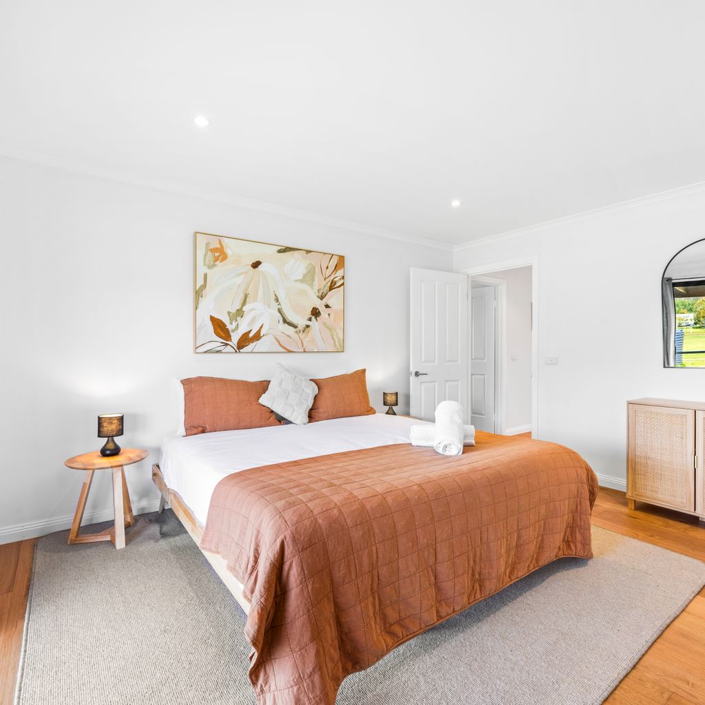 Kelly Creek Farm – Tolmie – Sleeps 10