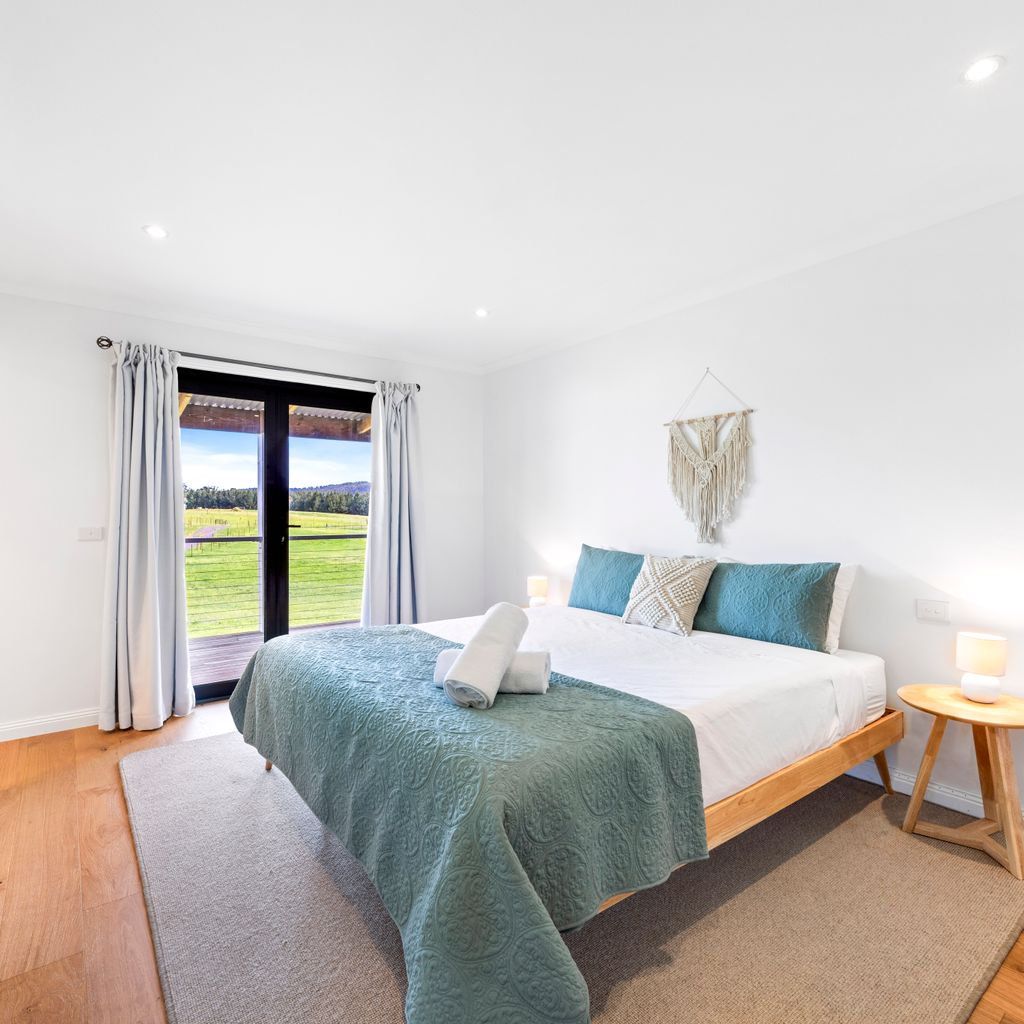 Kelly Creek Farm – Tolmie – Sleeps 10